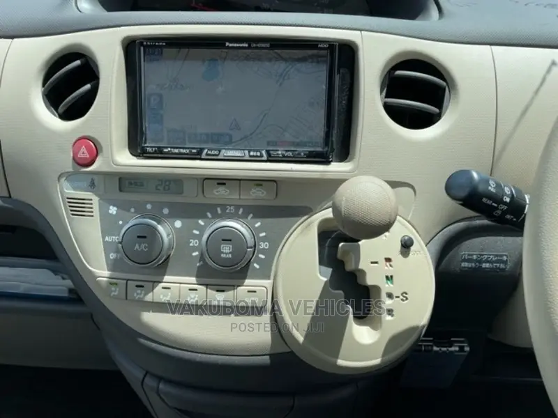 Toyota Sienta 2007 Yellow