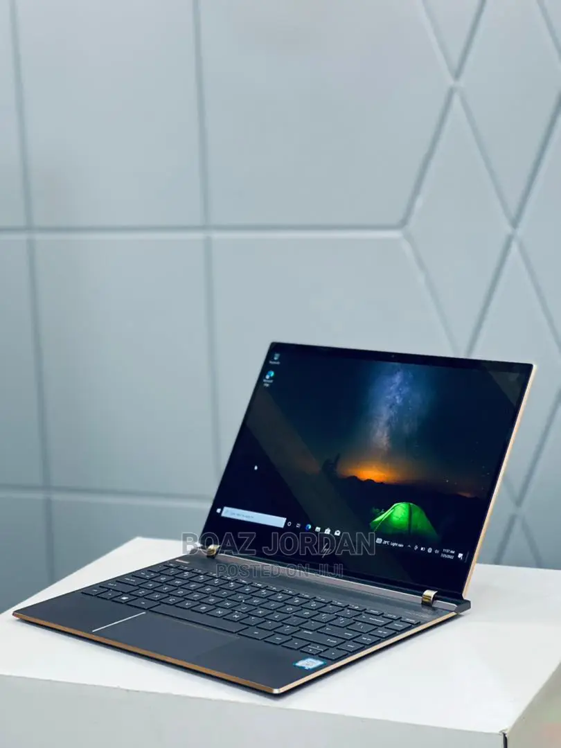 New Laptop HP Spectra 13 8GB Intel Core I5 SSD 256GB