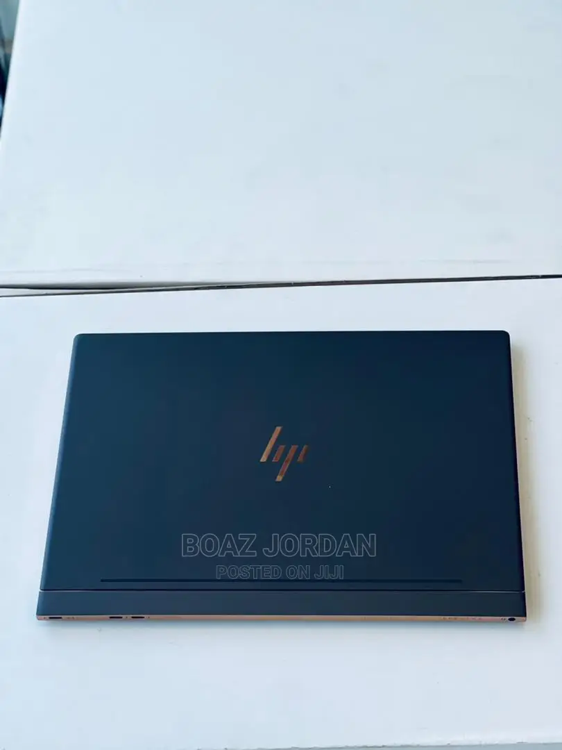 New Laptop HP Spectra 13 8GB Intel Core I5 SSD 256GB