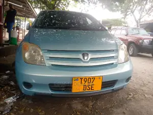 Toyota IST 2005 Blue