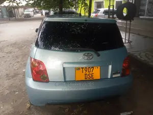 Toyota IST 2005 Blue