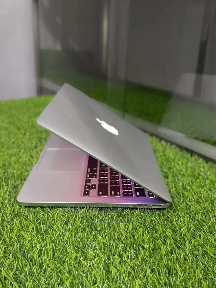 New Laptop Apple MacBook Pro 2015 16GB Intel Core I5 SSD 512GB