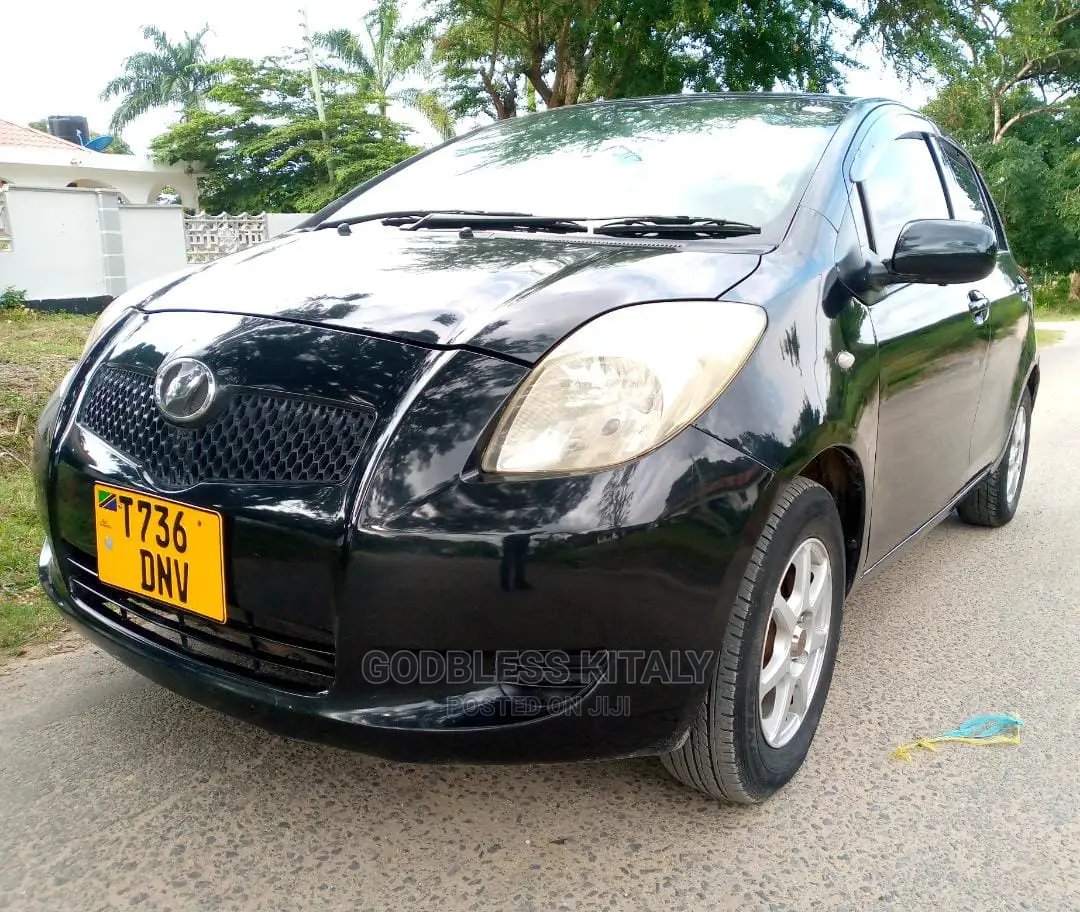 Toyota Vitz 2005 Black