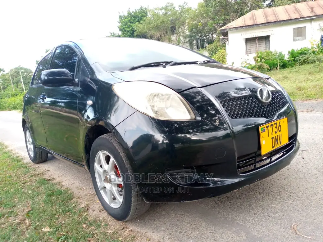 Toyota Vitz 2005 Black