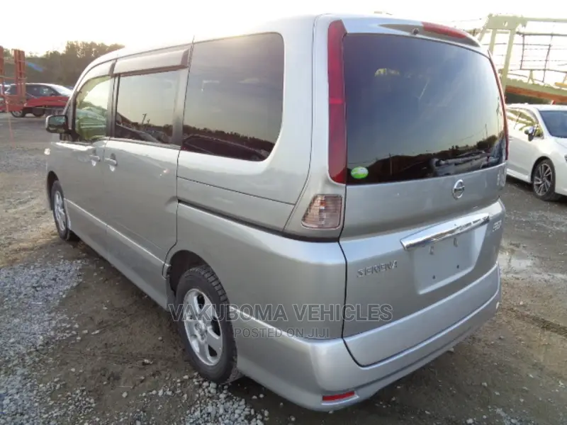 Nissan Serena 2007 Silver