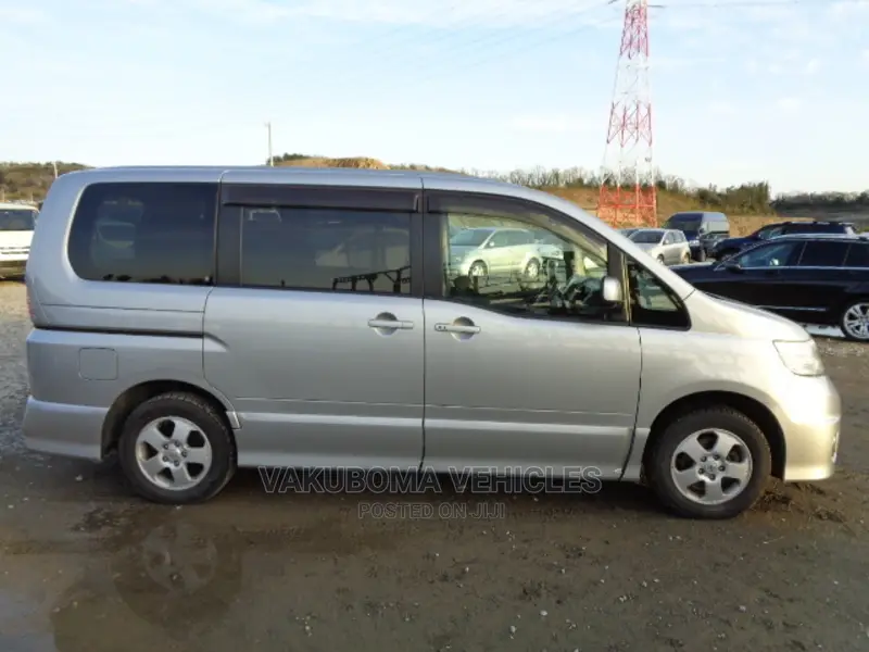 Nissan Serena 2007 Silver