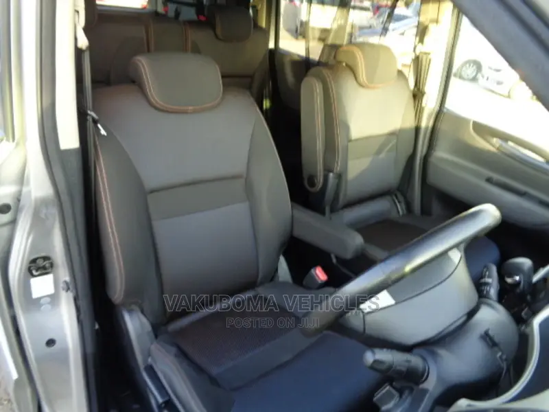 Nissan Serena 2007 Silver