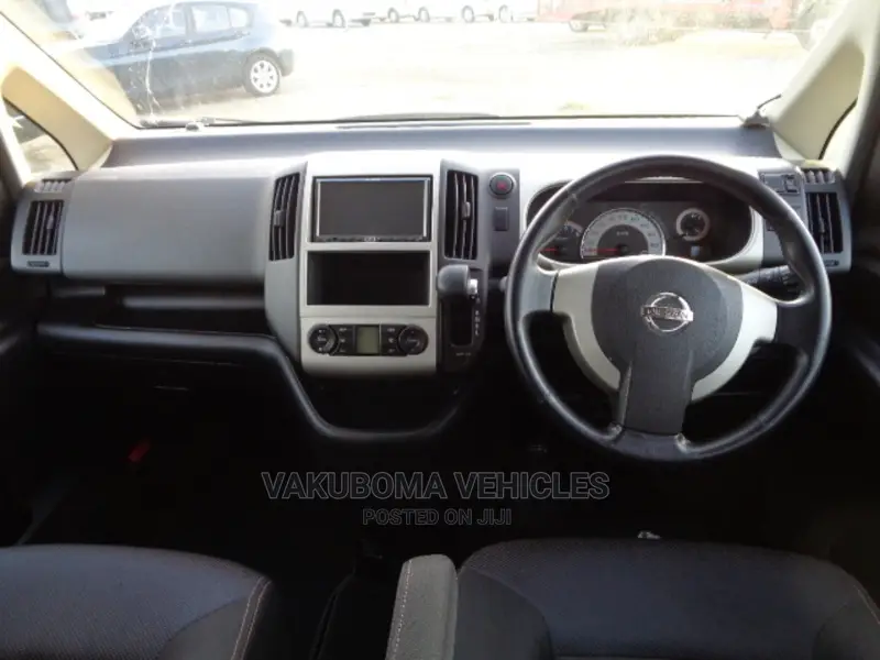 Nissan Serena 2007 Silver