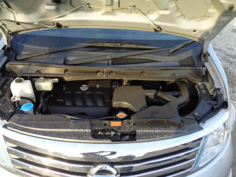 Nissan Serena 2007 Silver