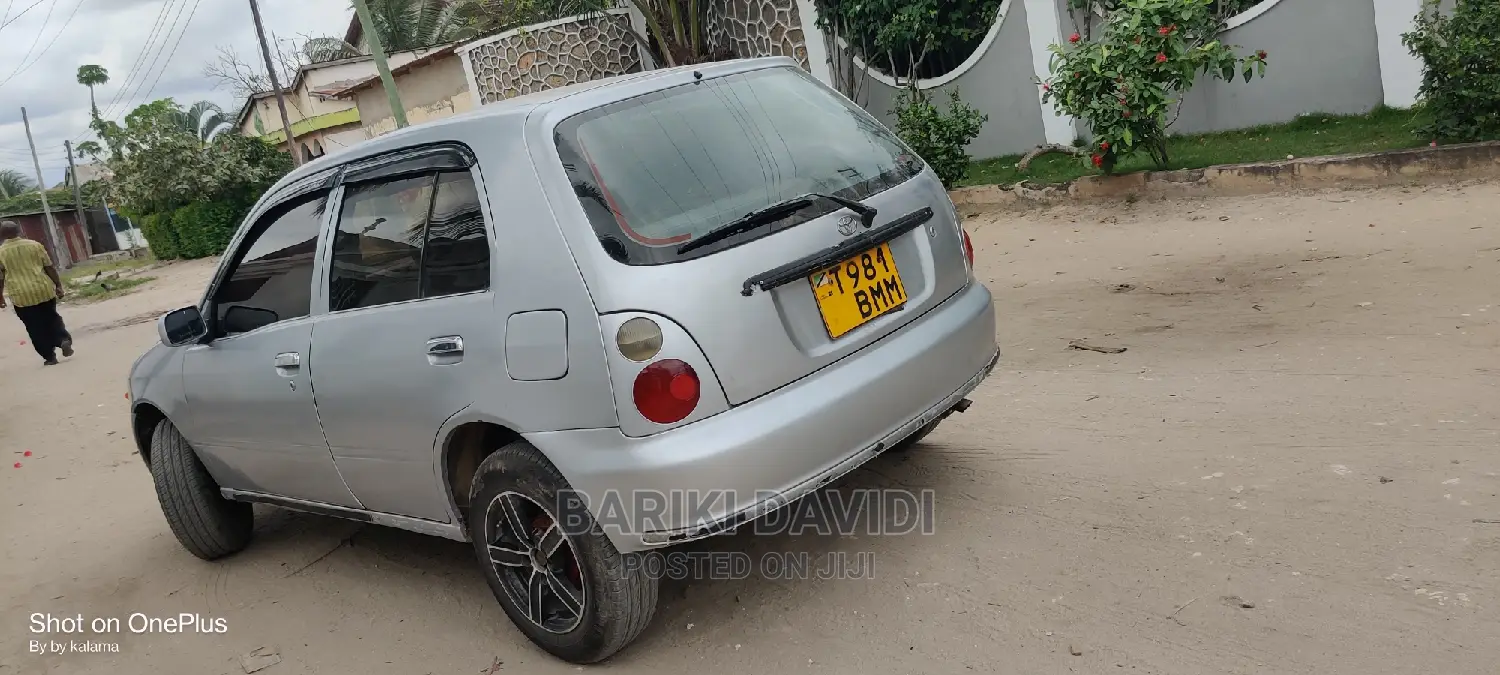 Toyota Starlet 2009 Silver
