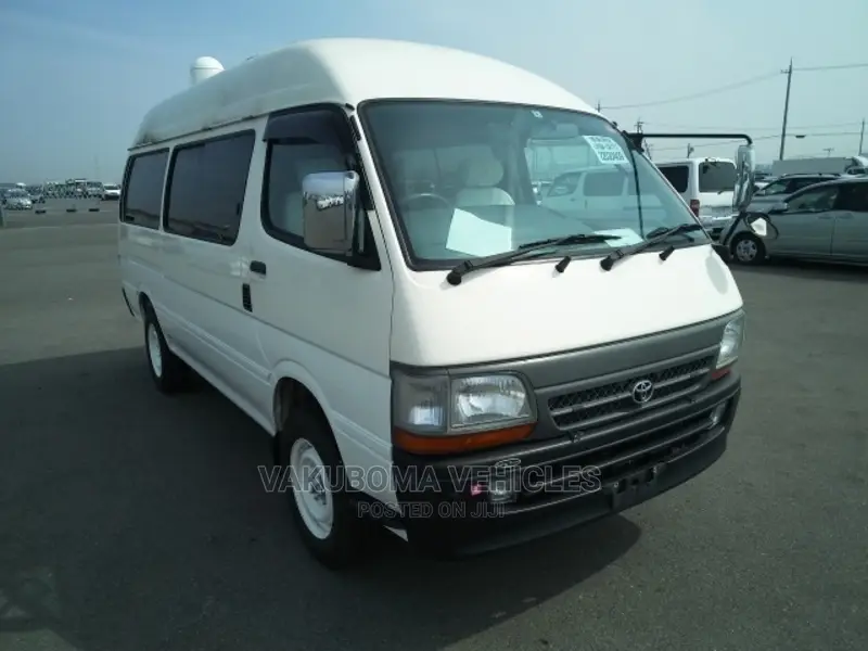 Toyota HiAce 2001 White