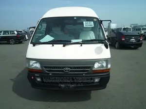 Toyota HiAce 2001 White
