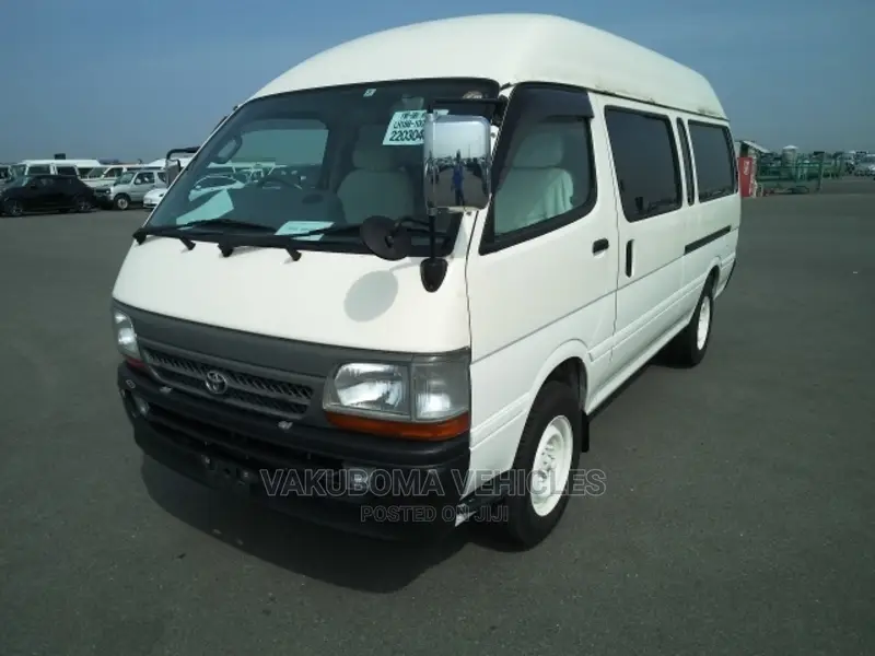 Toyota HiAce 2001 White