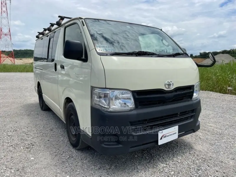 Toyota HiAce 2013 Beige