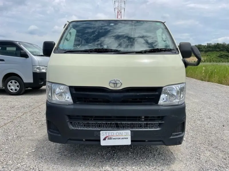 Toyota HiAce 2013 Beige