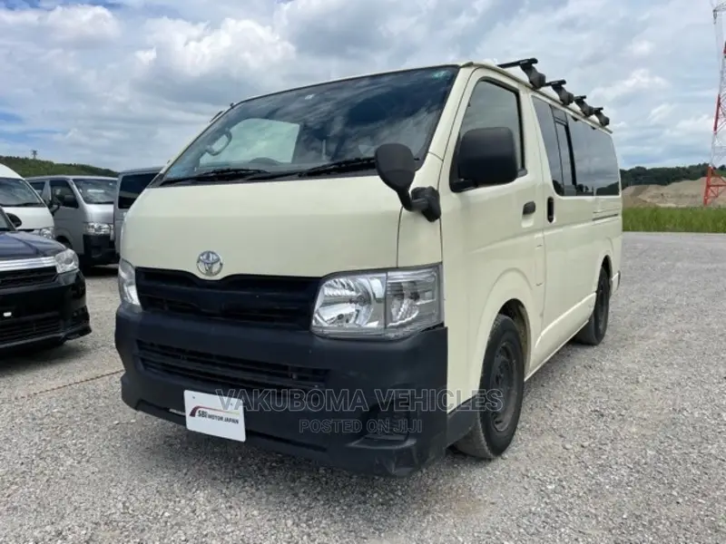 Toyota HiAce 2013 Beige