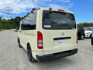 Toyota HiAce 2013 Beige