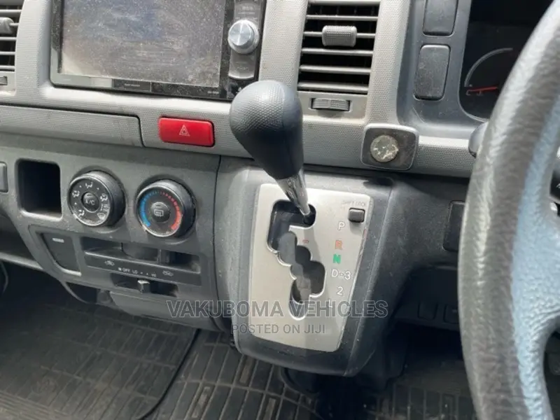 Toyota HiAce 2013 Beige