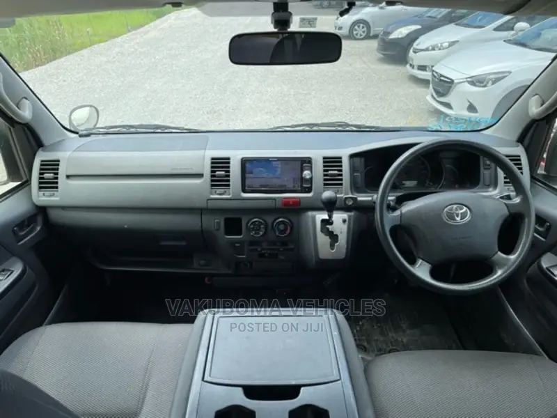 Toyota HiAce 2013 Beige