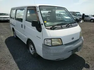 Nissan Vanette 2000 White