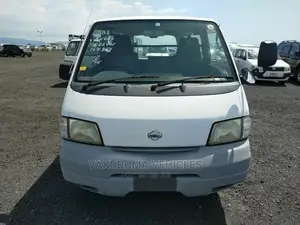 Nissan Vanette 2000 White