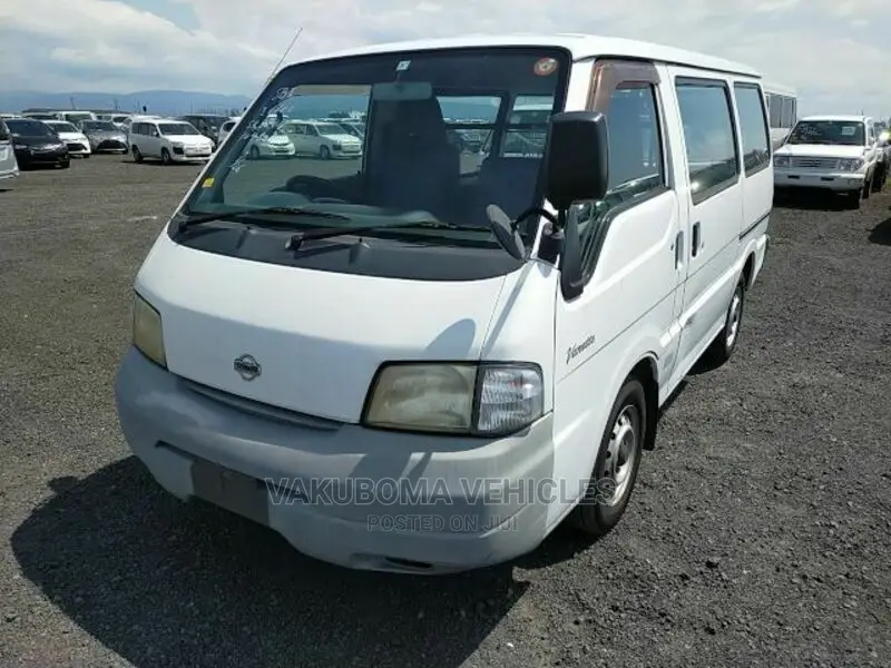 Nissan Vanette 2000 White