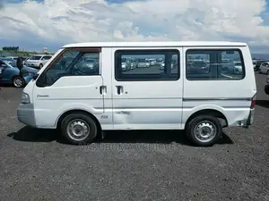 Nissan Vanette 2000 White