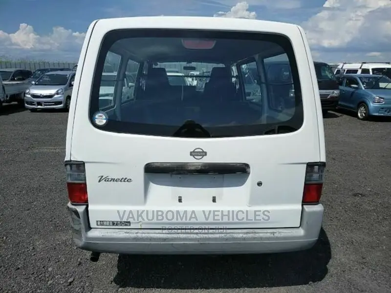 Nissan Vanette 2000 White