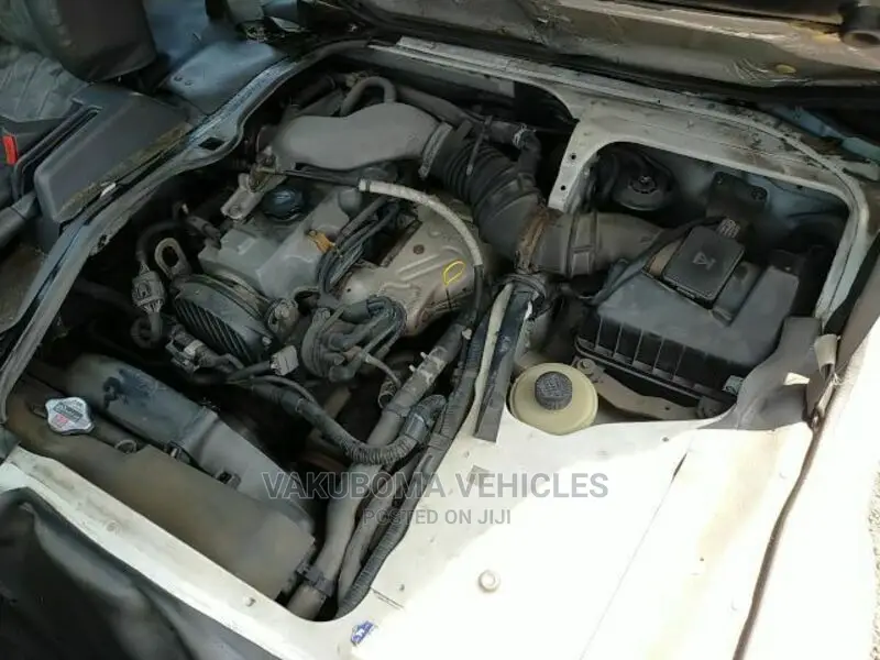 Nissan Vanette 2000 White