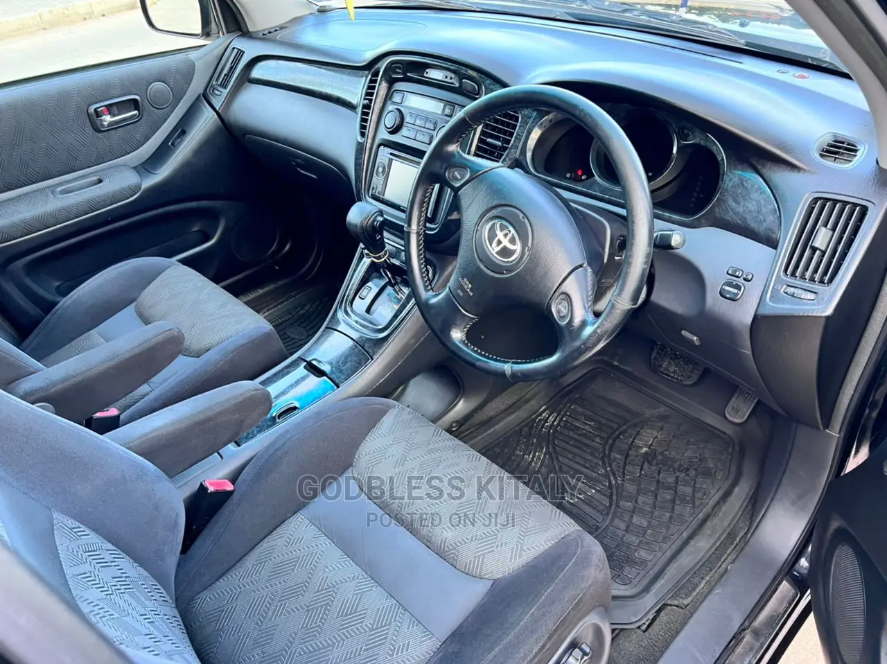 Toyota Kluger 2002 Black