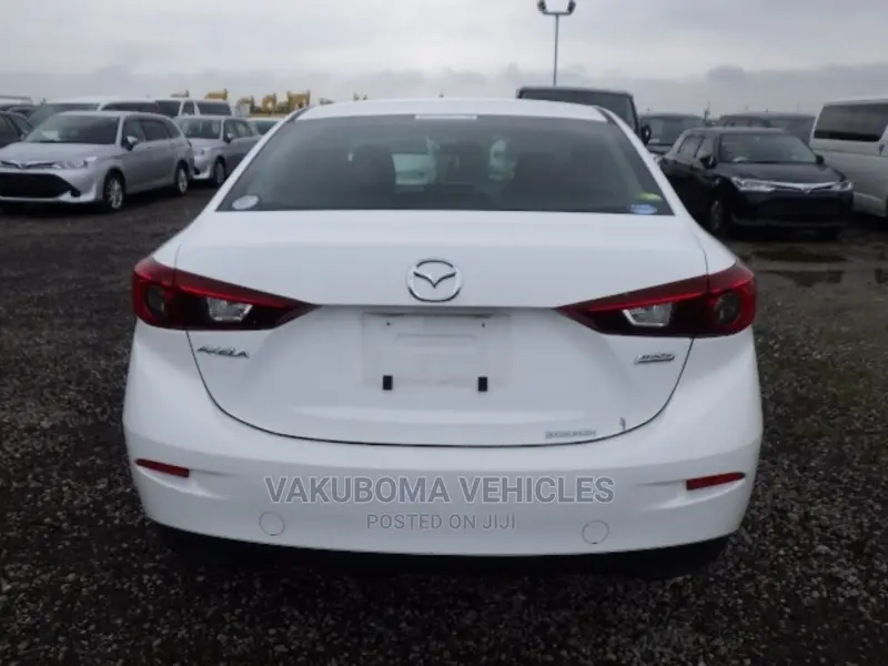 Mazda Axela 2015 White