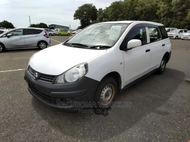 Nissan Advan 2013 White
