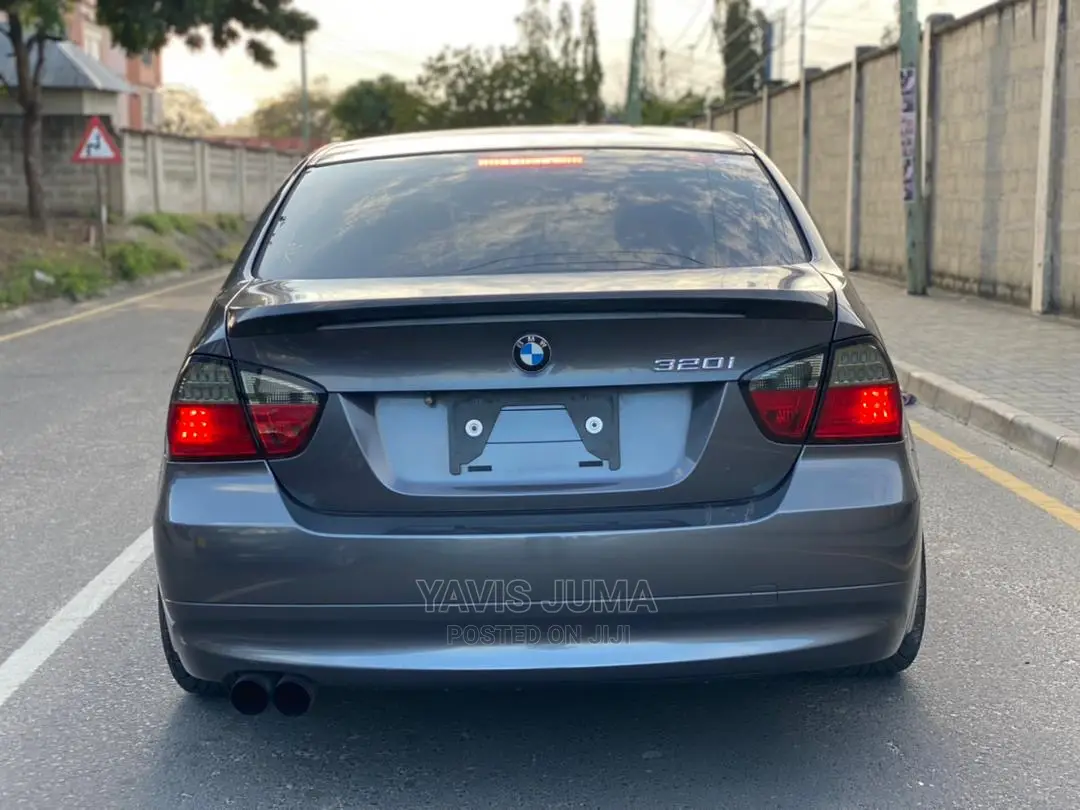 BMW 320i 2006 Gray