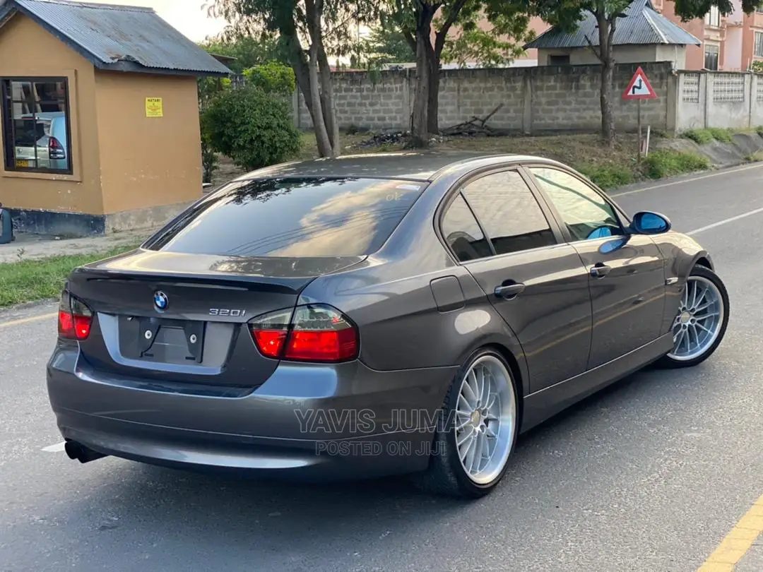 BMW 320i 2006 Gray