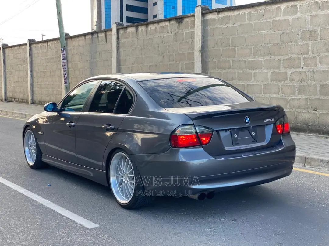 BMW 320i 2006 Gray