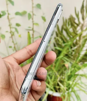 Apple iPhone XS 64 GB White