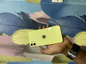 Apple iPhone 11 64 GB Yellow