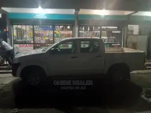 Toyota Hilux SR 4x4 2015 White