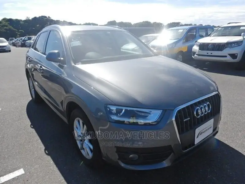 Audi Q3 2013 Gray