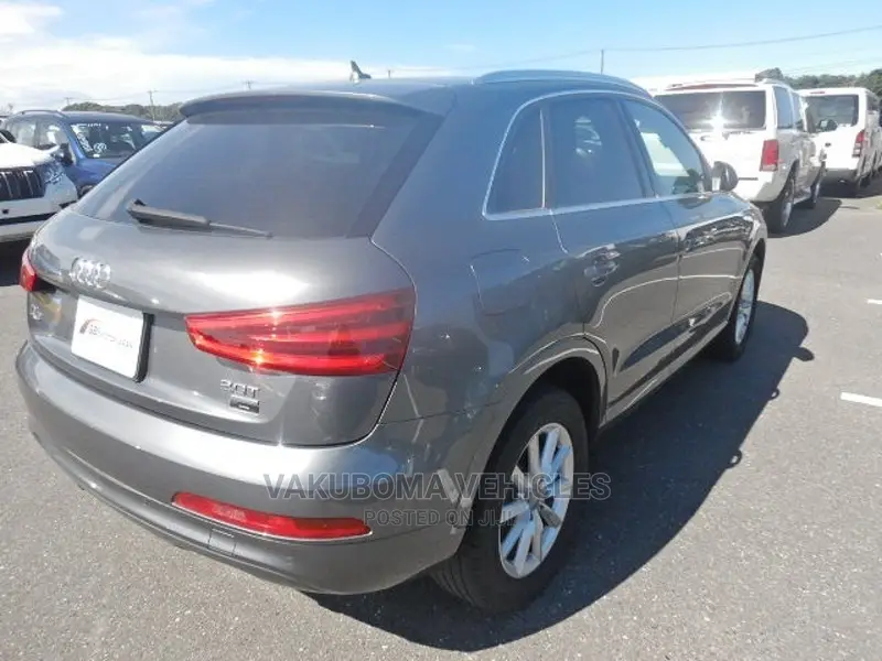 Audi Q3 2013 Gray