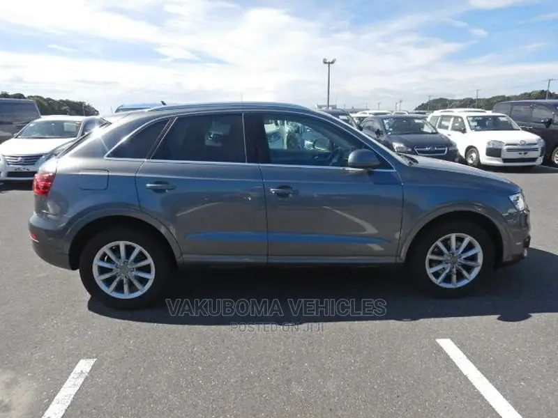 Audi Q3 2013 Gray