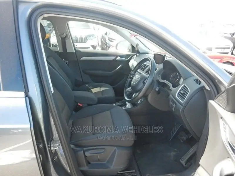 Audi Q3 2013 Gray