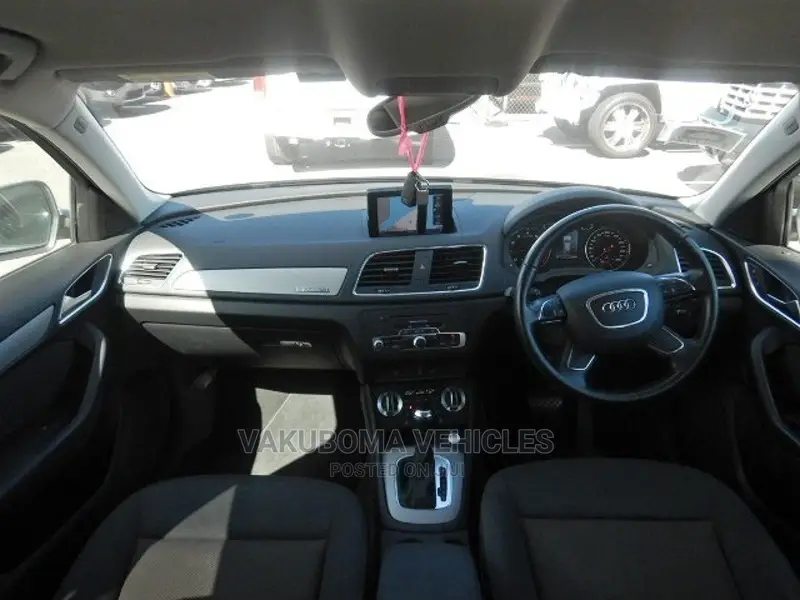 Audi Q3 2013 Gray