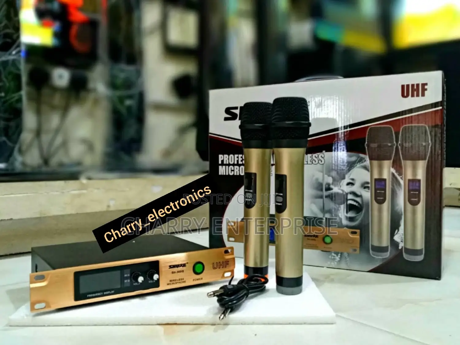 🪵SHURE Wireless Microphone / Mic New