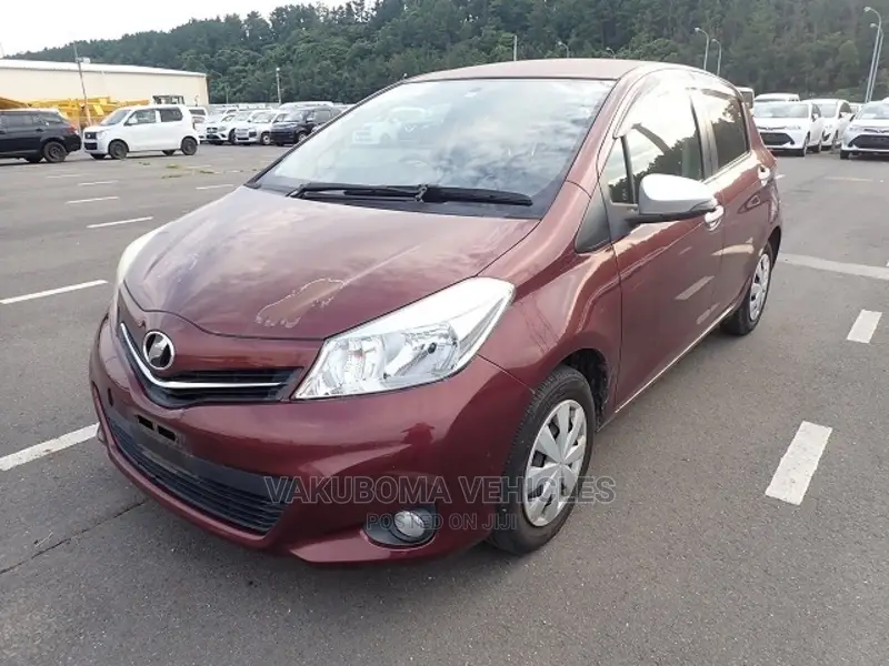 Toyota Vitz 2011 Red