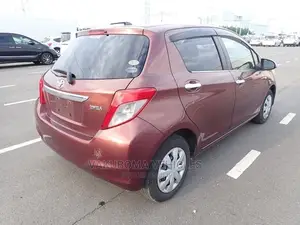 Toyota Vitz 2011 Red