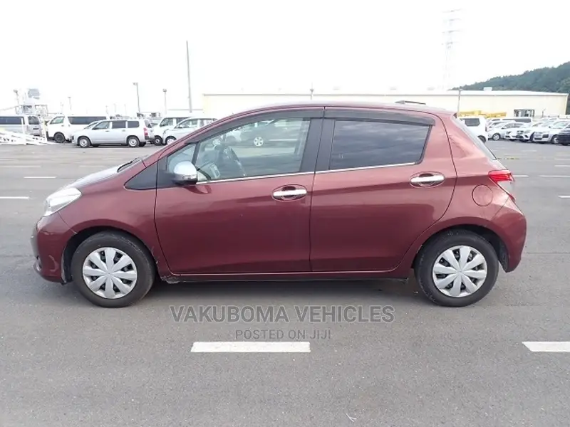 Toyota Vitz 2011 Red