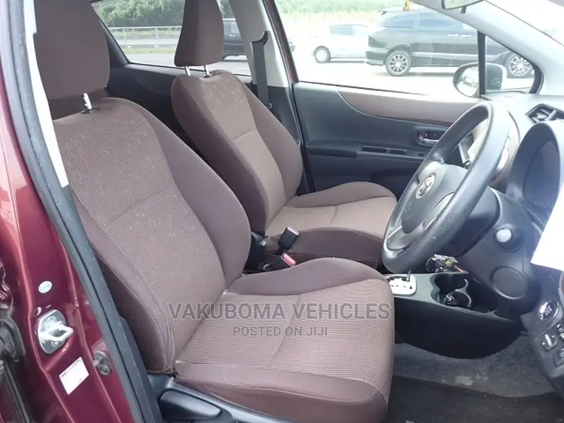 Toyota Vitz 2011 Red