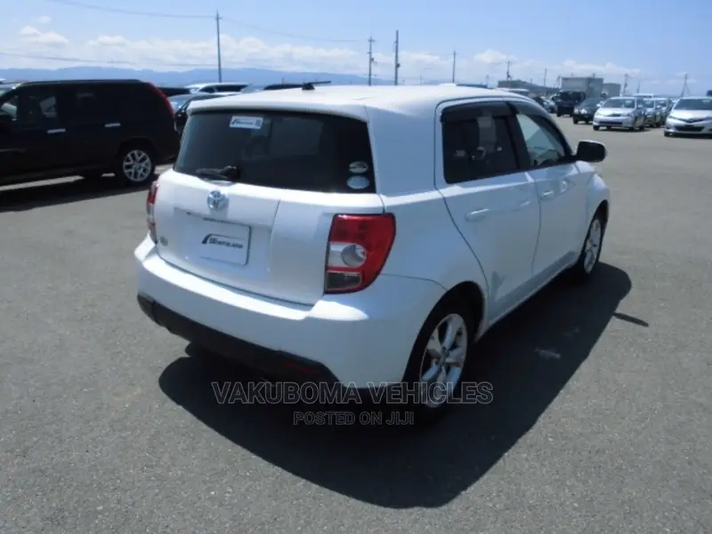 Toyota IST 2008 White