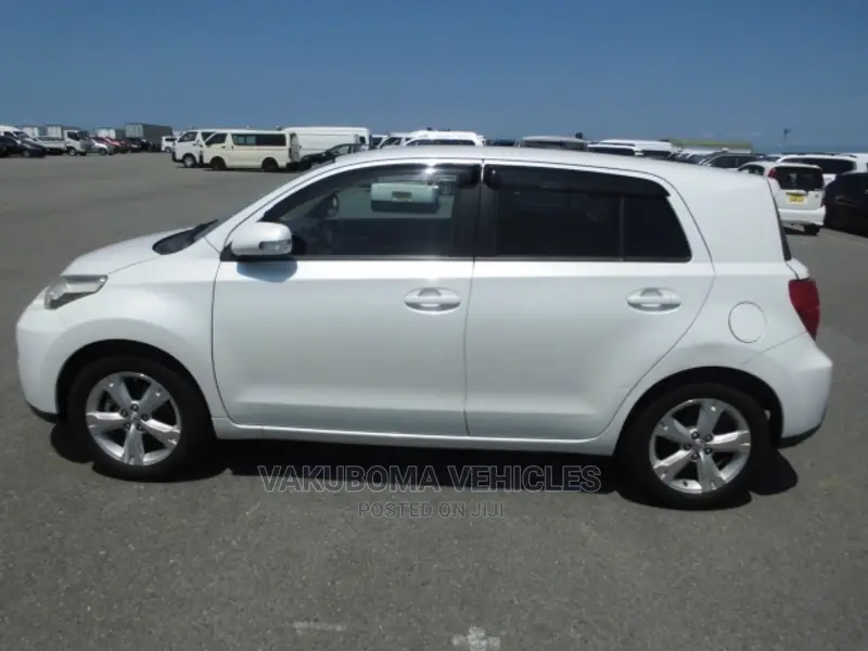 Toyota IST 2008 White